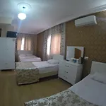 皮纳尔酒店 *