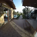 皮纳尔酒店
